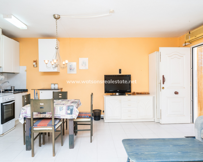 Resale - Reihenhaus - Urb. La Marina