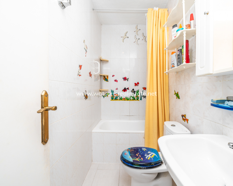 Resale - Reihenhaus - Urb. La Marina