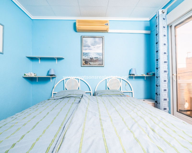 Resale - Reihenhaus - Urb. La Marina