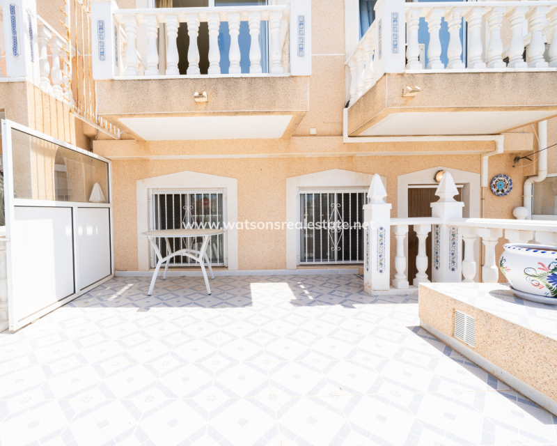 Resale - Reihenhaus - Urb. La Marina