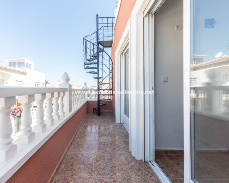 Resale - Reihenhaus - Urb. La Marina