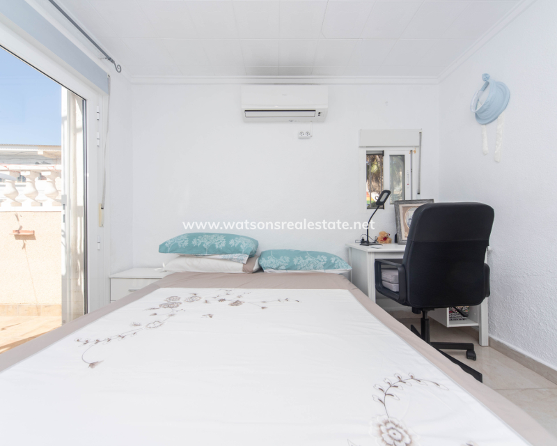 Resale - Reihenhaus - Urb. La Marina