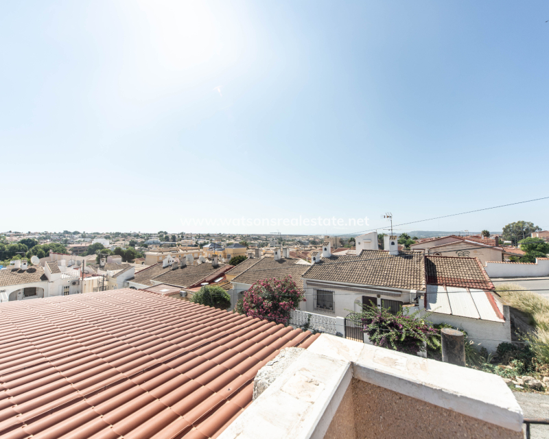 Resale - Reihenhaus - Urb. La Marina