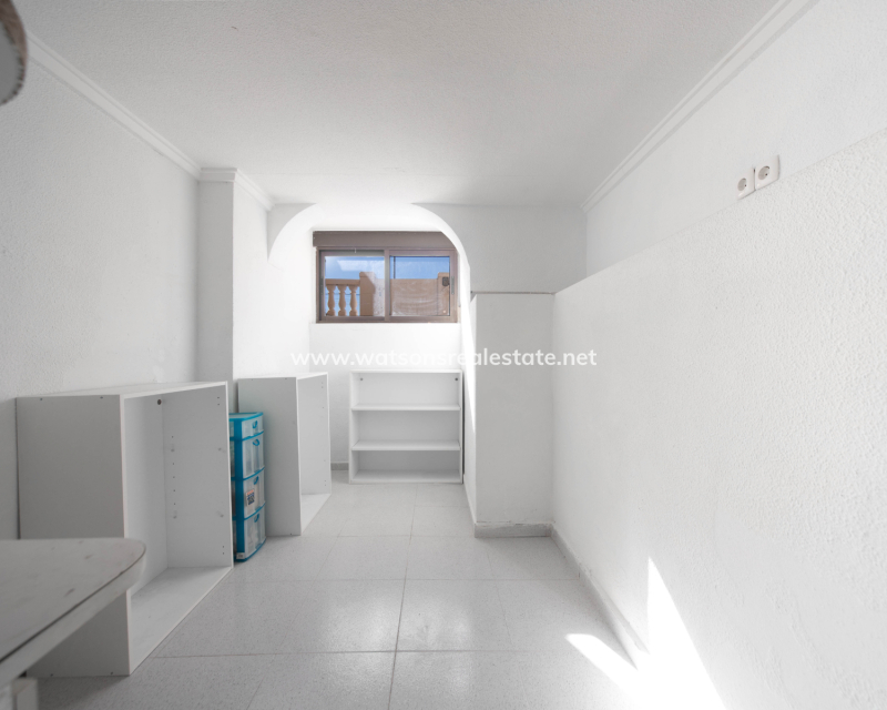 Resale - Reihenhaus - Urb. La Marina