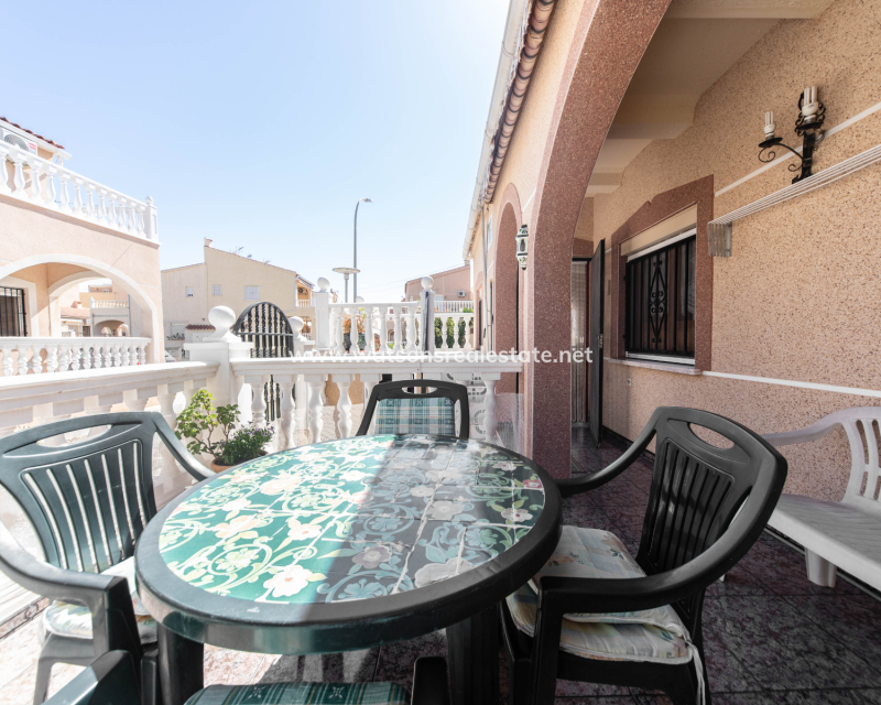 Resale - Reihenhaus - Urb. La Marina