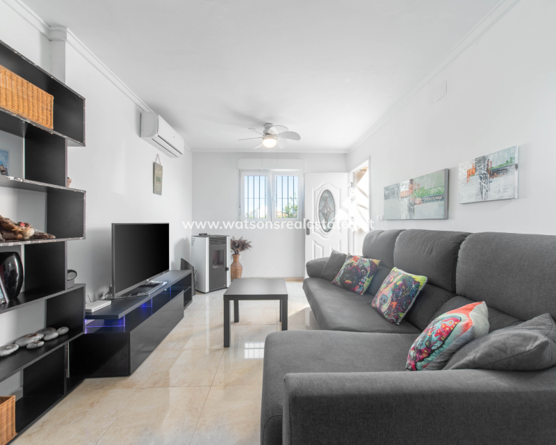 Resale - Reihenhaus - Urb. La Marina