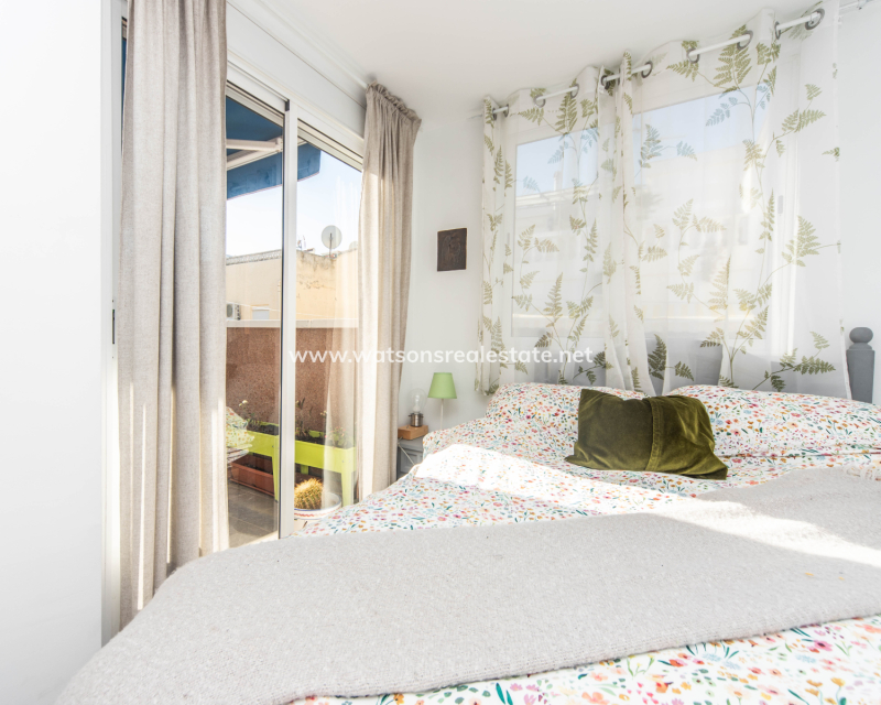 Resale - Reihenhaus - Urb. La Marina