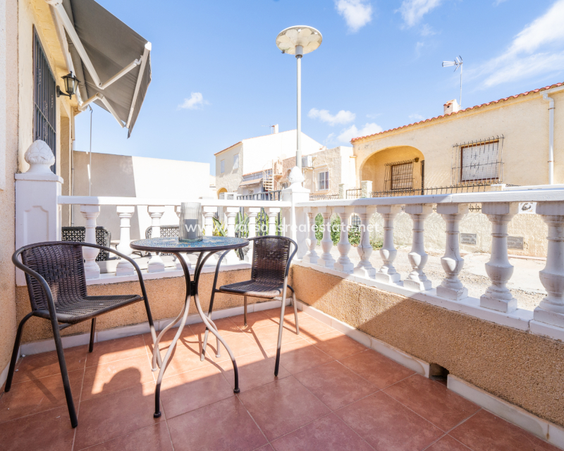 Resale - Reihenhaus - Urb. La Marina