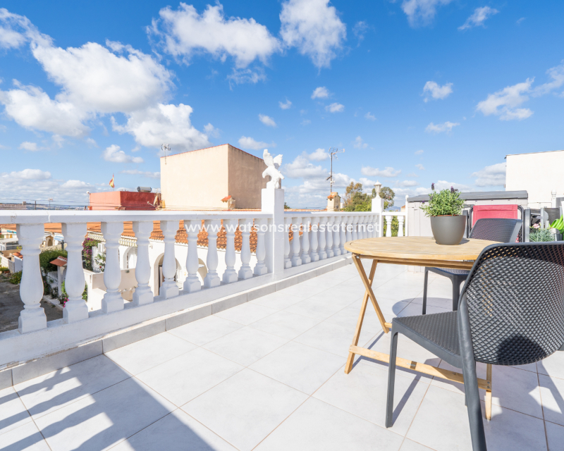 Resale - Reihenhaus - Urb. La Marina