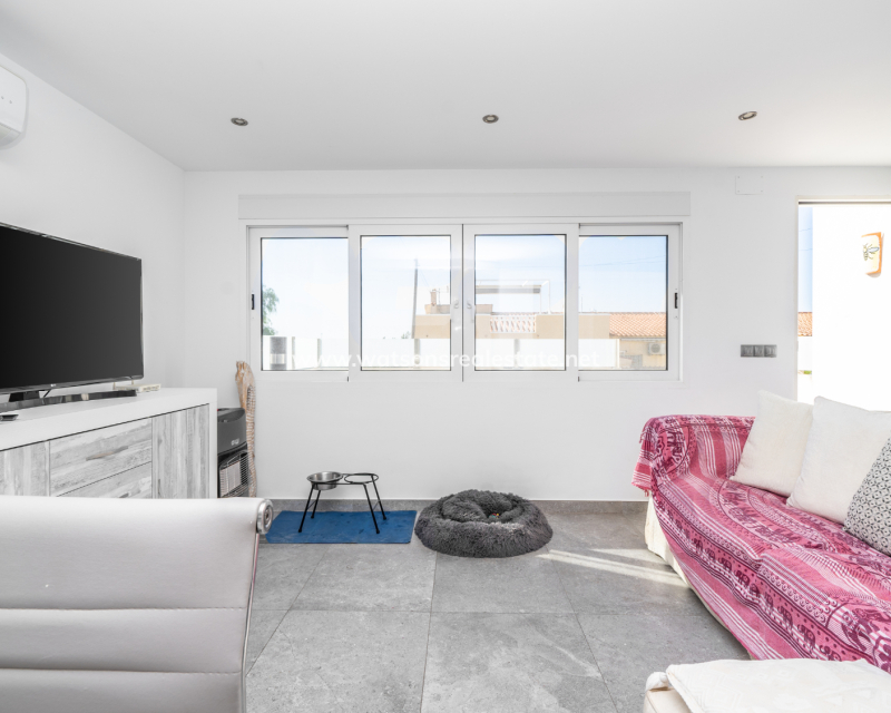 Resale - Reihenhaus - Urb. La Marina