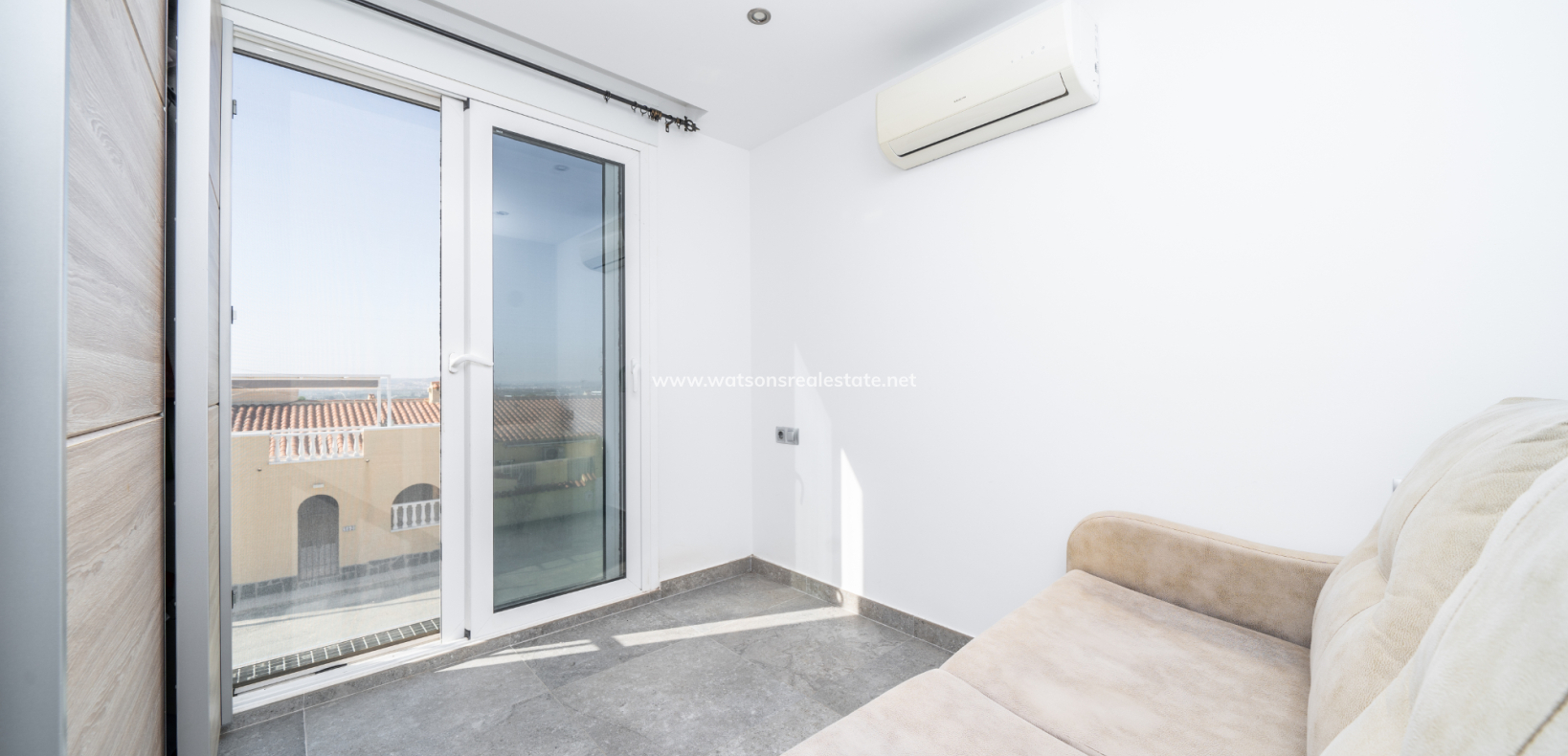 Resale - Reihenhaus - Urb. La Marina