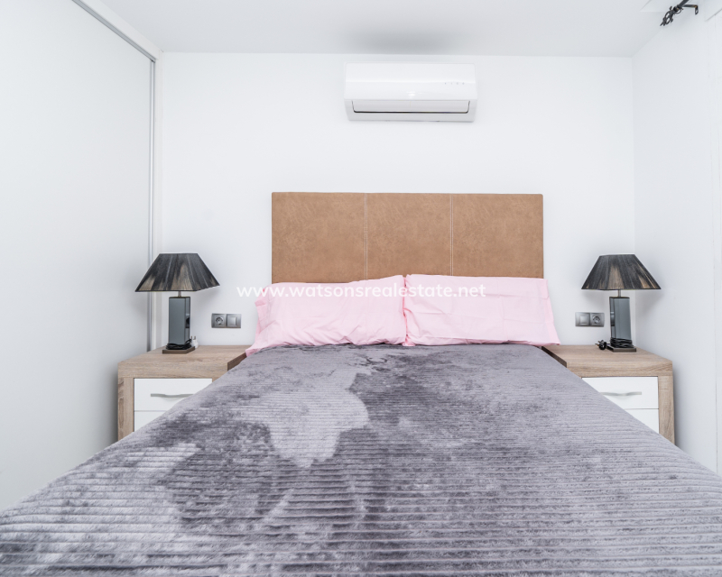 Resale - Reihenhaus - Urb. La Marina