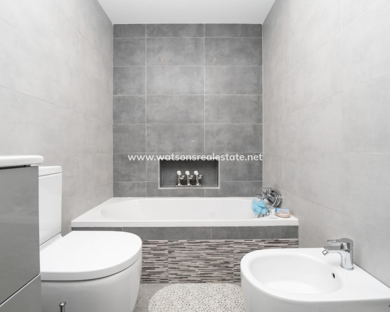 Resale - Reihenhaus - Urb. La Marina