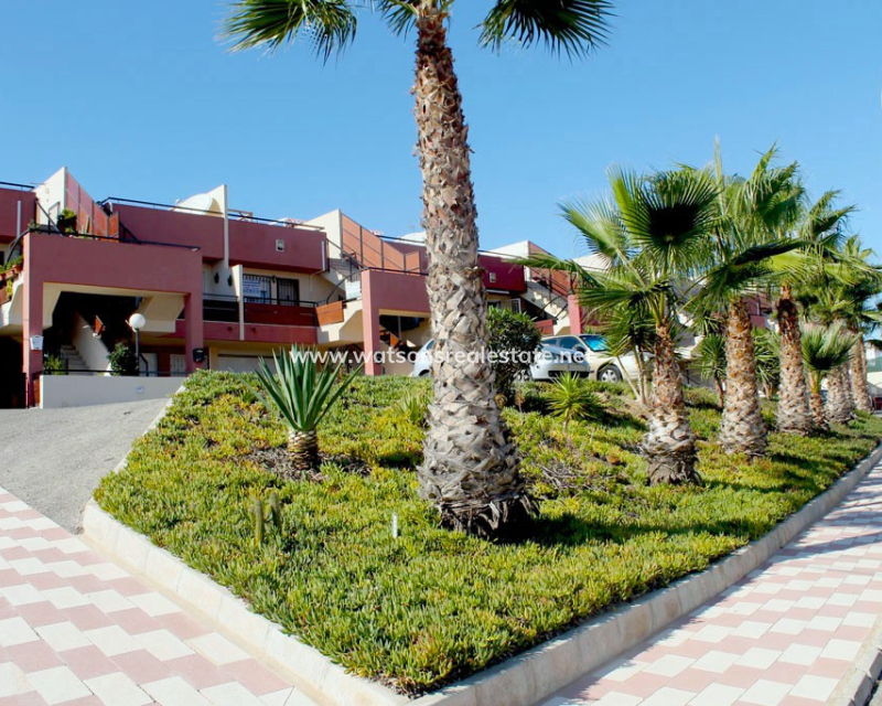 Resale - Reihenhaus - Urb. La Marina