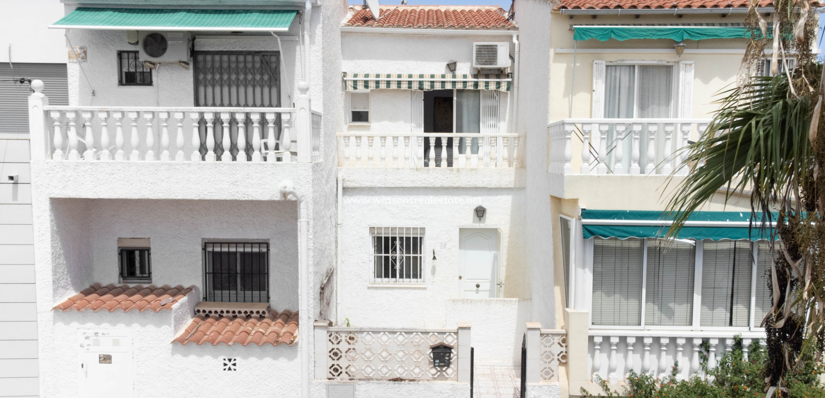 Resale - Reihenhaus - Urb. La Marina