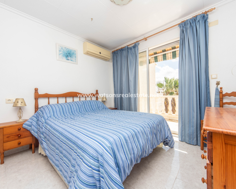 Resale - Reihenhaus - Urb. La Marina