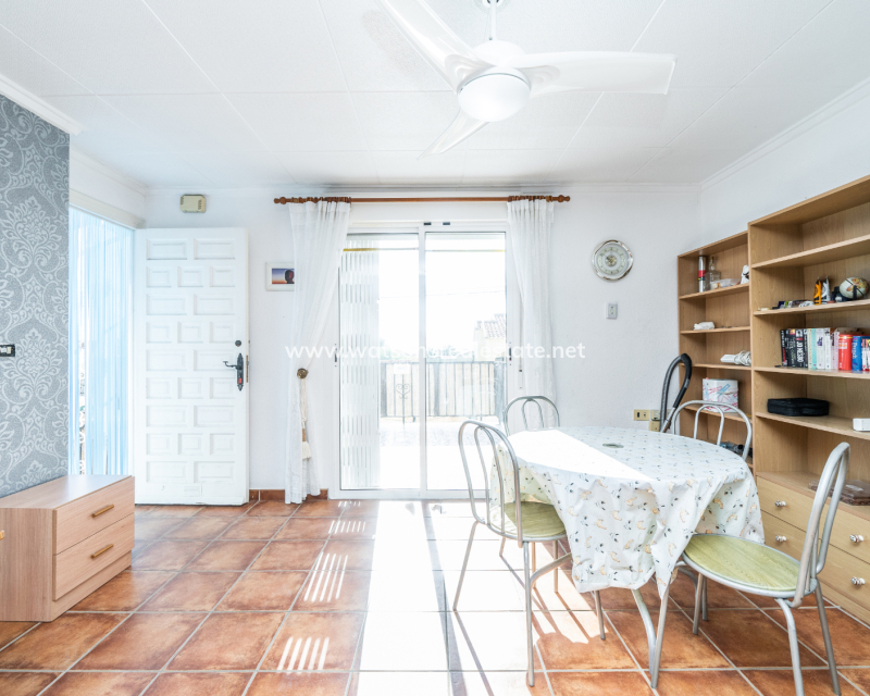 Resale - Reihenhaus - Urb. La Marina