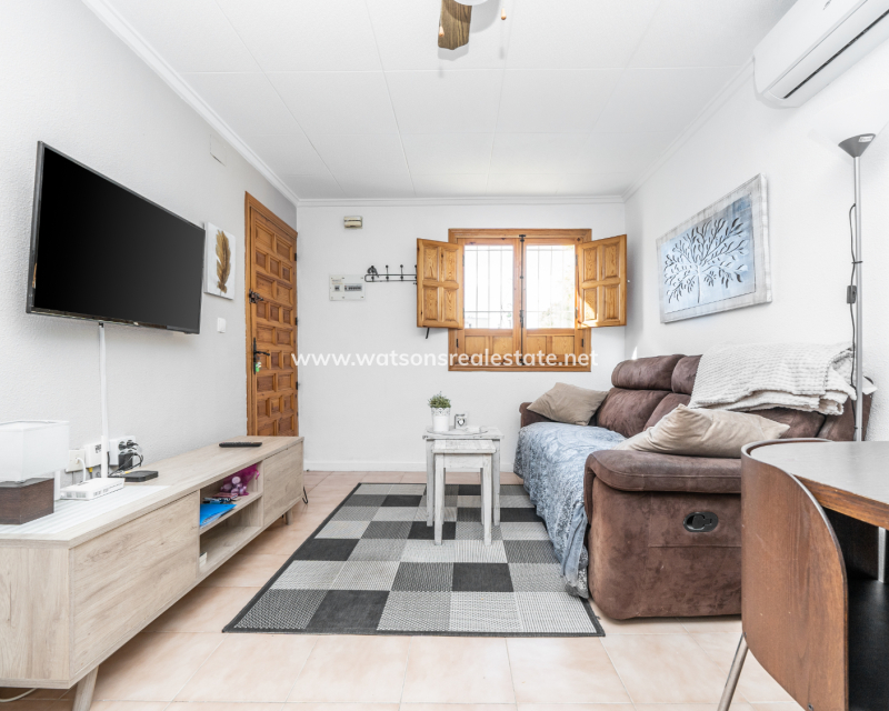 Resale - Reihenhaus - Urb. La Marina