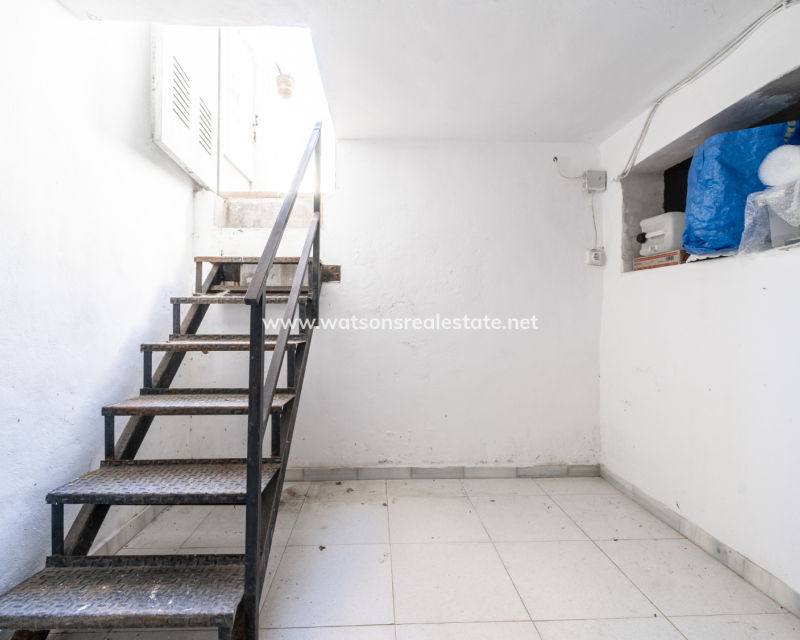 Resale - Reihenhaus - Urb. La Marina