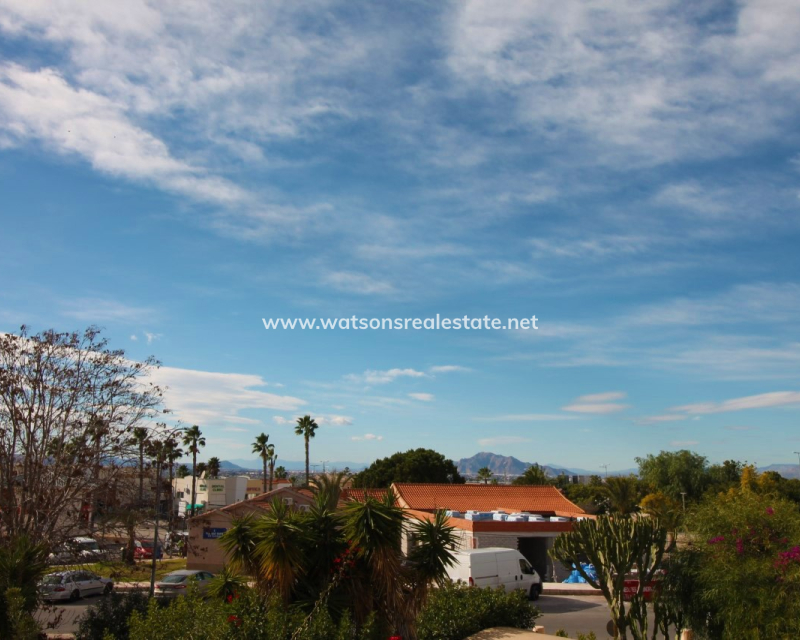 Resale - Reihenhaus - Urb. La Marina