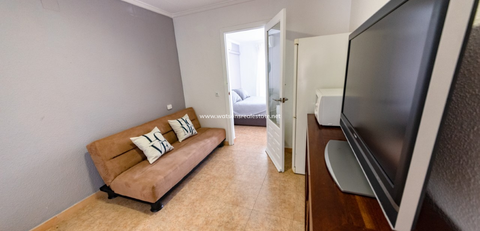 Resale - Reihenhaus - Urb. La Marina