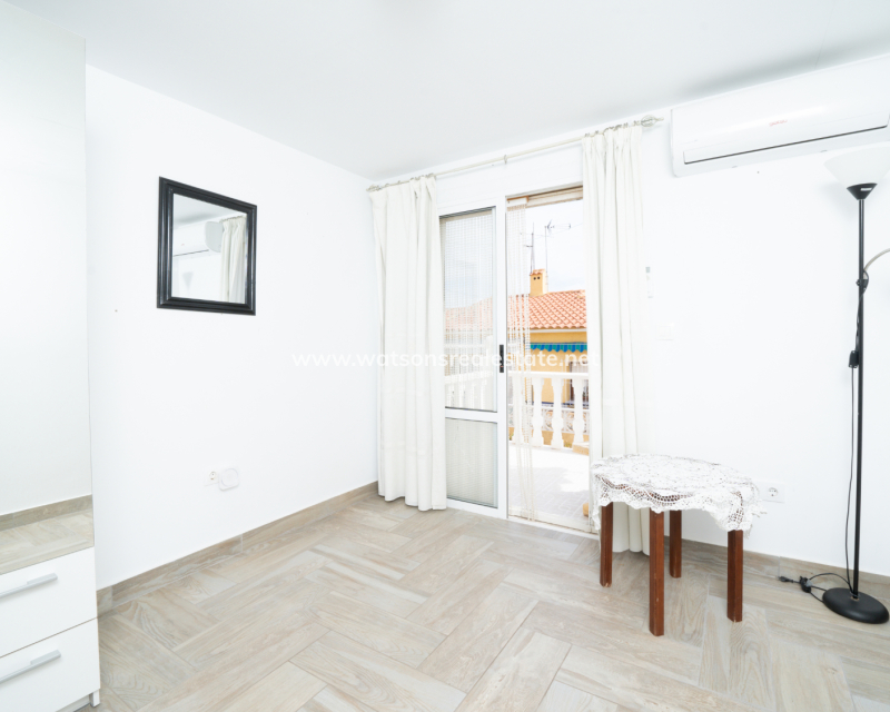 Resale - Reihenhaus - Urb. La Marina