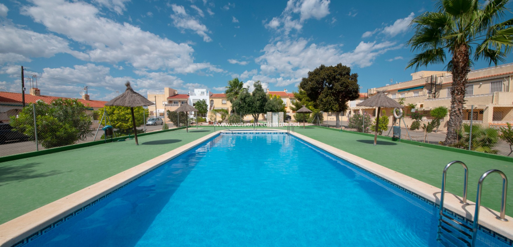 Resale - Reihenhaus - Urb. La Marina