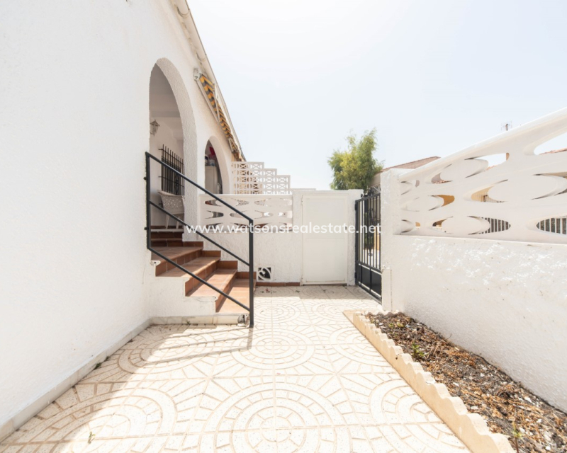 Resale - Reihenhaus - Urb. La Marina