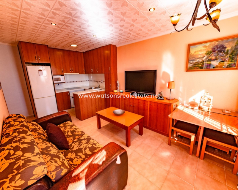 Resale - Reihenhaus - Urb. La Marina