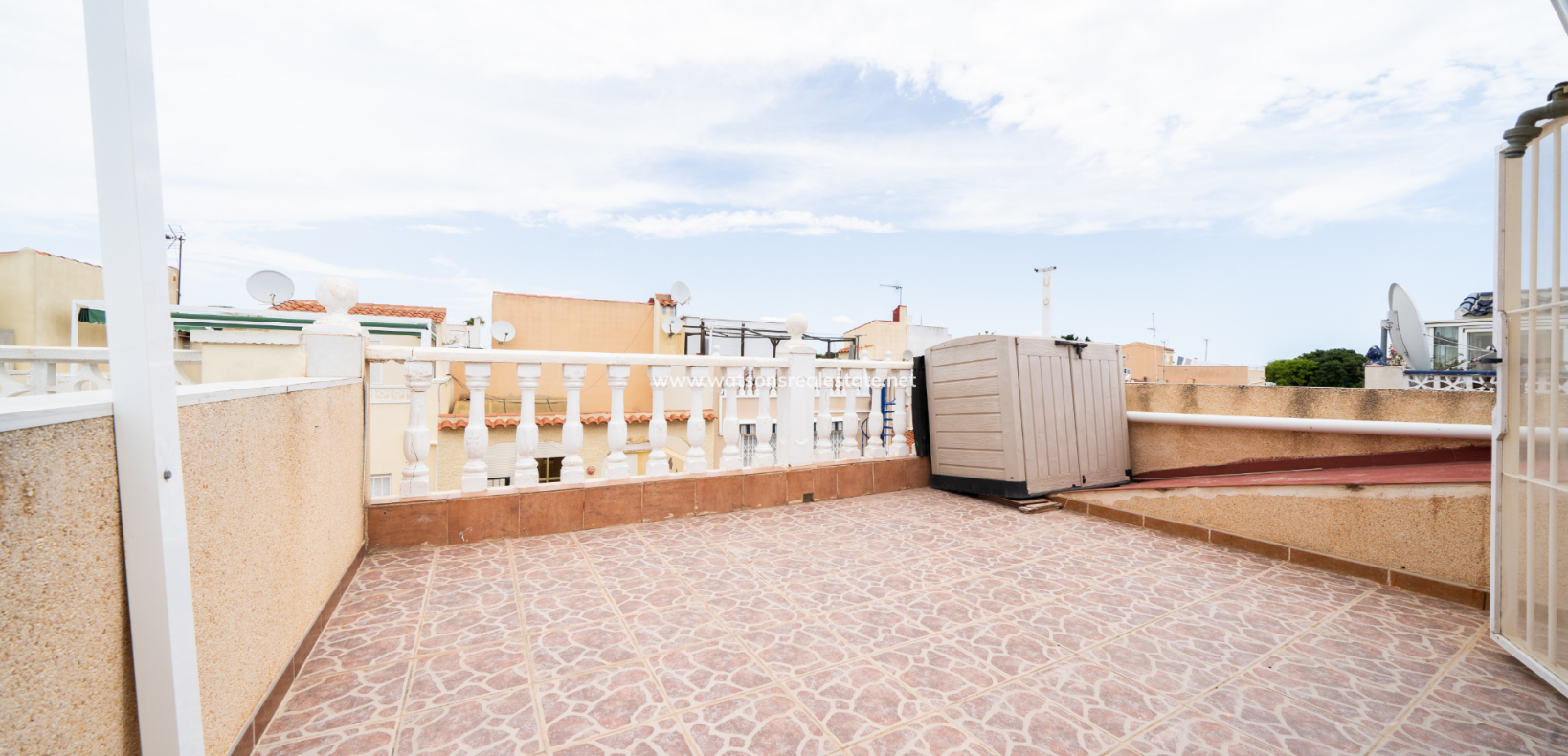 Resale - Reihenhaus - Urb. La Marina