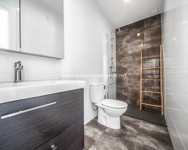 Resale - Reihenhaus - Urb. La Marina