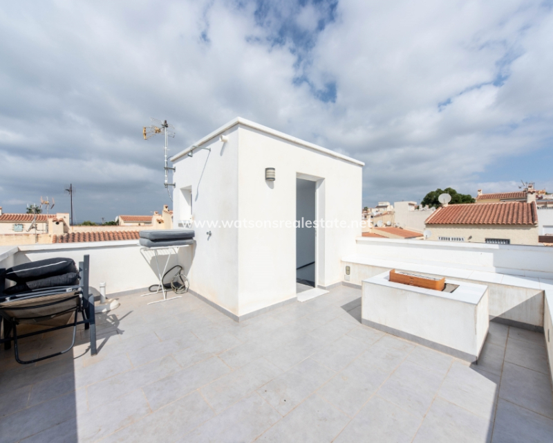 Resale - Reihenhaus - Urb. La Marina