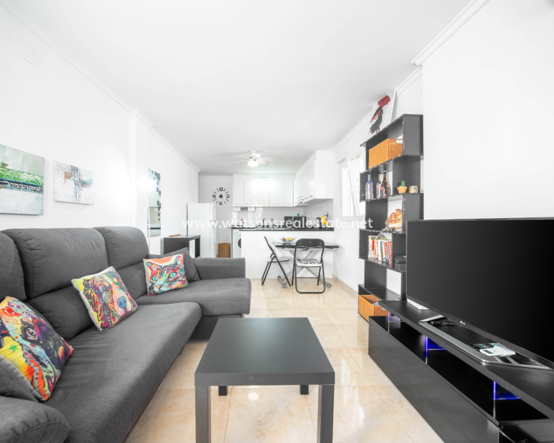 Resale - Reihenhaus - Urb. La Marina