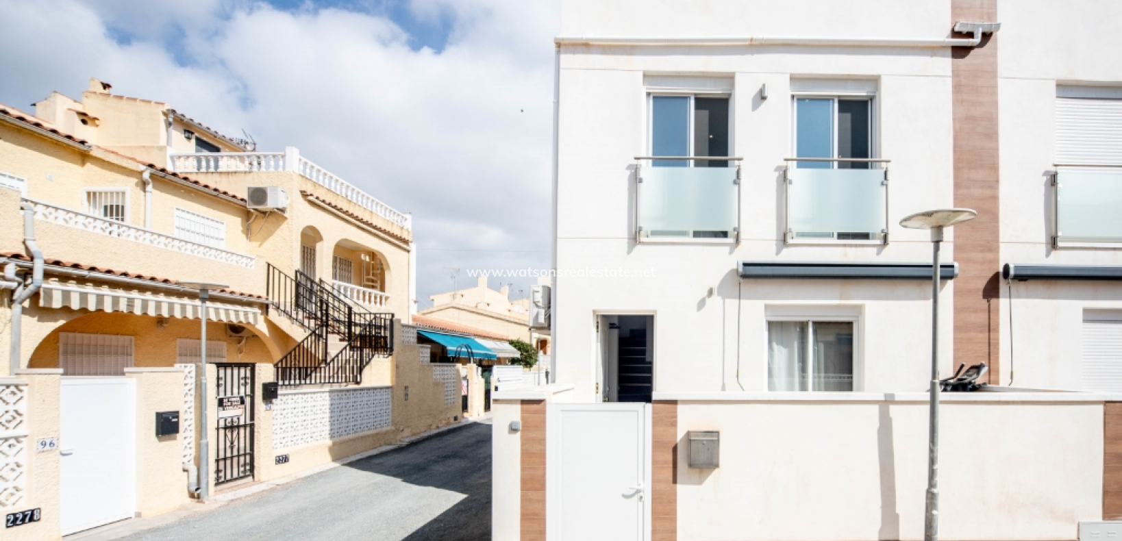 Resale - Reihenhaus - Urb. La Marina