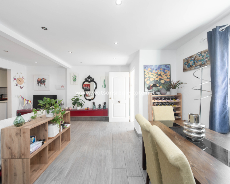 Resale - Reihenhaus - Urb. La Marina