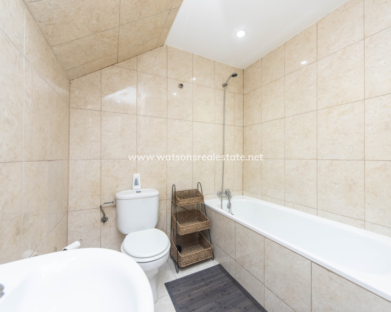 Resale - Reihenhaus - Urb. La Marina