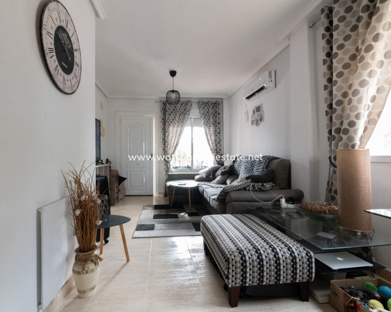 Resale - Reihenhaus - Urb. La Marina