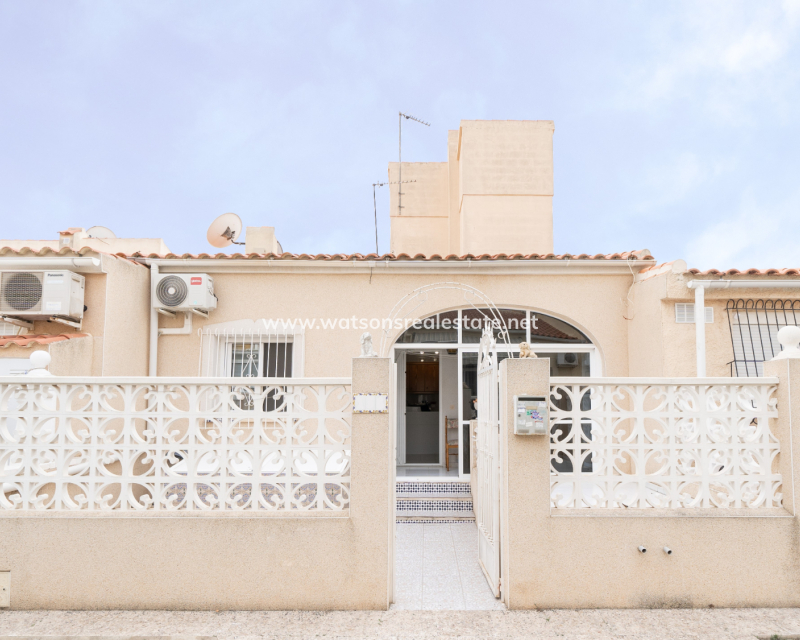 Resale - Reihenhaus - Urb. La Marina