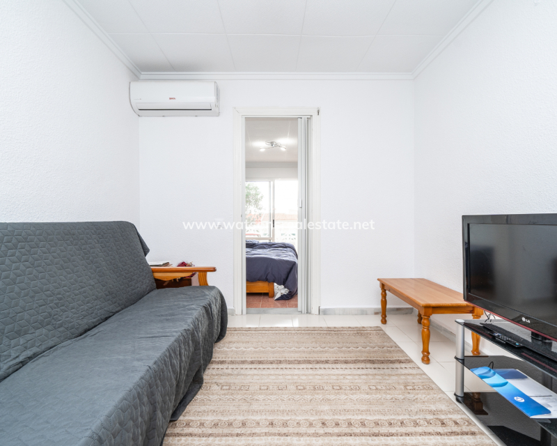 Resale - Reihenhaus - Urb. La Marina