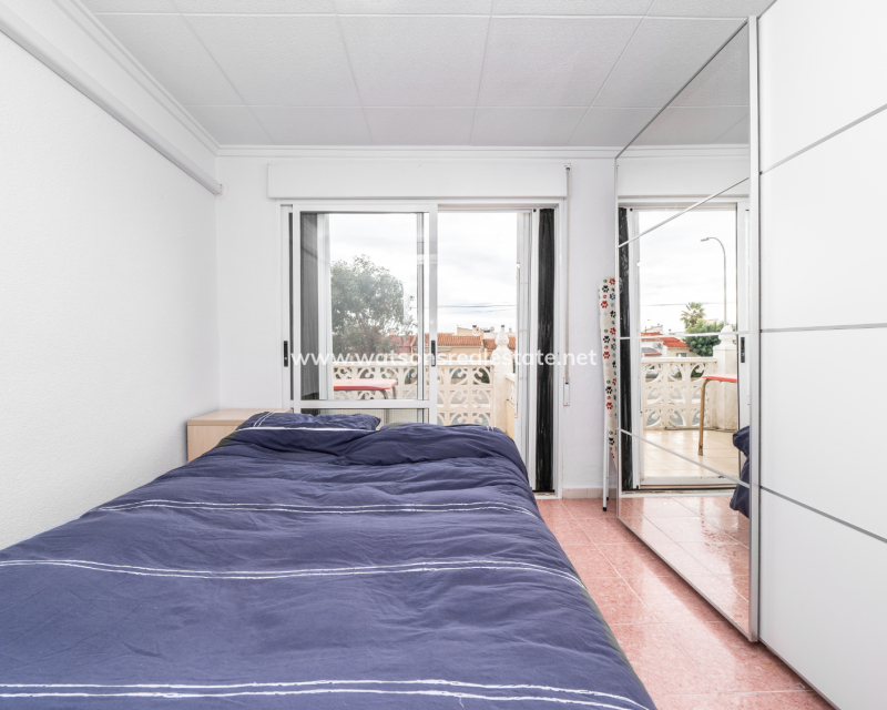 Resale - Reihenhaus - Urb. La Marina