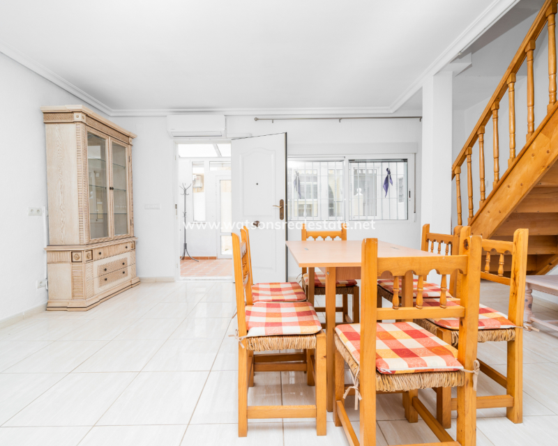 Resale - Reihenhaus - Urb. La Marina