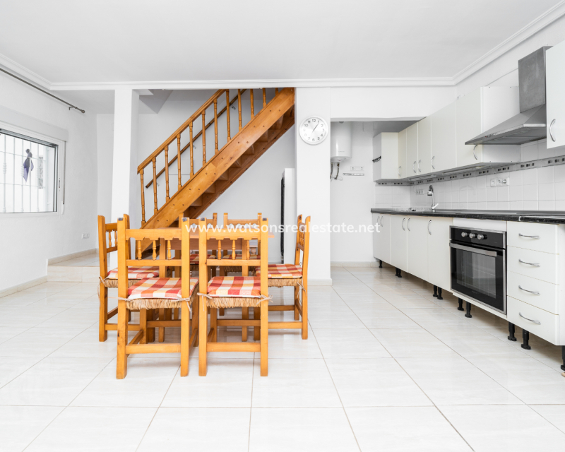 Resale - Reihenhaus - Urb. La Marina