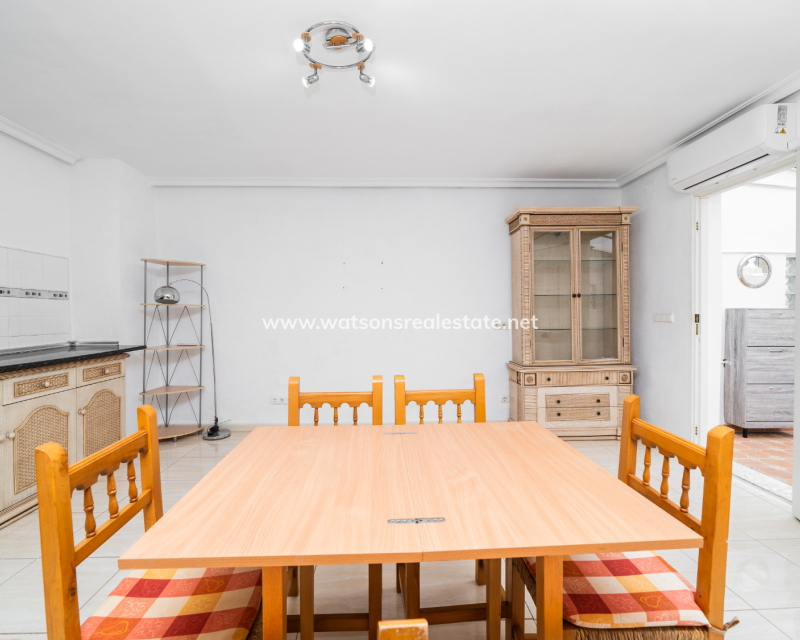 Resale - Reihenhaus - Urb. La Marina