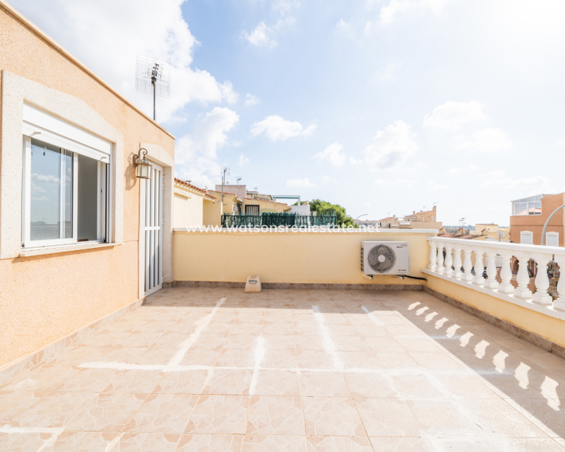 Resale - Reihenhaus - Urb. La Marina