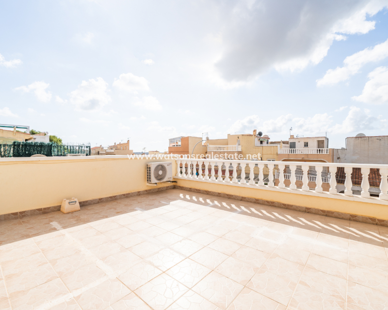 Resale - Reihenhaus - Urb. La Marina