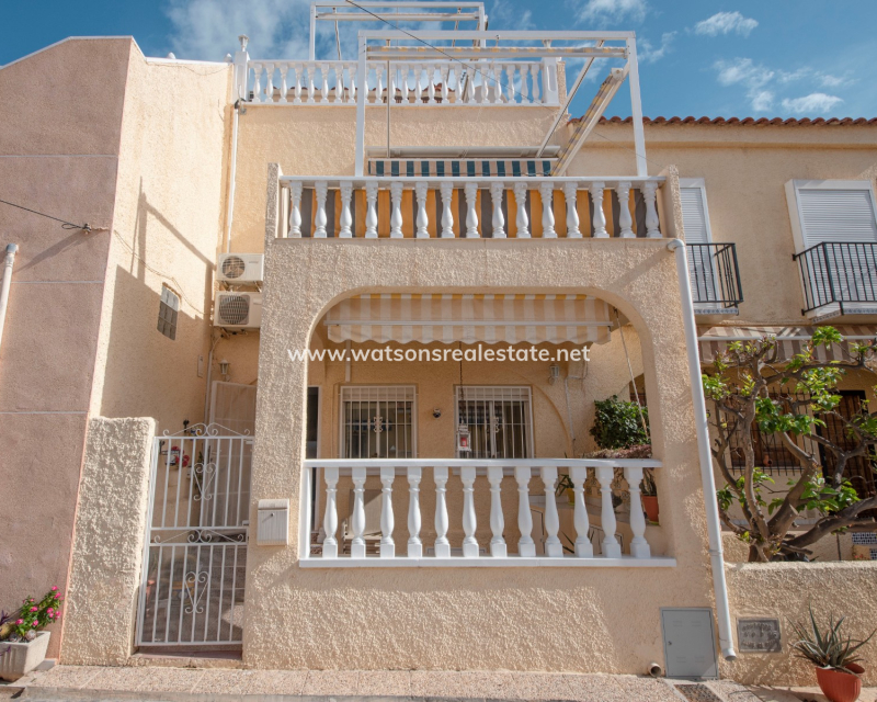 Resale - Reihenhaus - Urb. La Marina