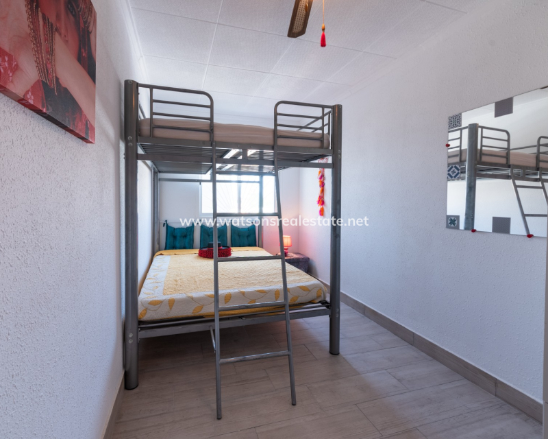 Resale - Reihenhaus - Urb. La Marina