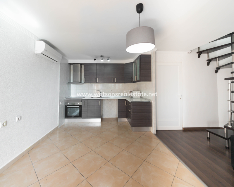 Resale - Reihenhaus - Urb. La Marina