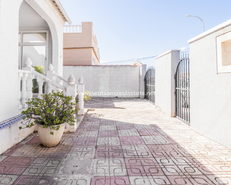 Resale - Reihenhaus - Urb. La Marina