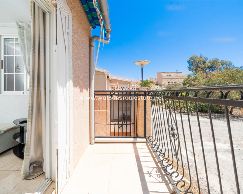 Resale - Reihenhaus - Urb. La Marina